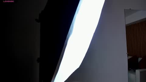 Caro  online show from November 2025 11:35:01 AM