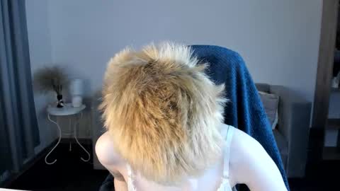 CarolineRichter online show from September 2025 02:24:02 AM