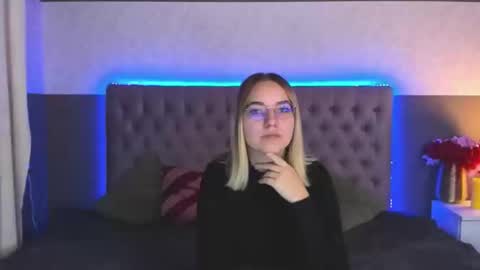 Snapshot of carollflexx chatting on November 2025 06:58:01 AM CarollFlexx online show from November 2025 06:58:01 AM