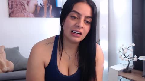 Snapshot of carolmunoz chatting on December 2024 05:15:01 PM Carolina online show from December 2024 05:15:01 PM