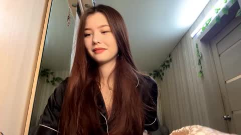 Snapshot of carolynexford chatting on December 2025 10:02:01 AM Emma online show from December 2025 10:02:01 AM