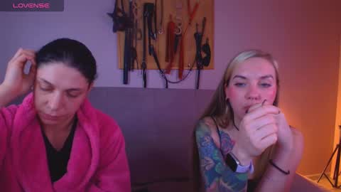 Snapshot of carrie_moonshine chatting on March 2026 09:40:02 PM Carrie online show from March 2026 09:40:02 PM