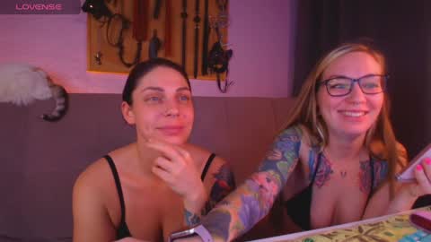 Snapshot of carrie_moonshine chatting on April 2026 07:00:01 PM Carrie online show from April 2026 07:00:01 PM