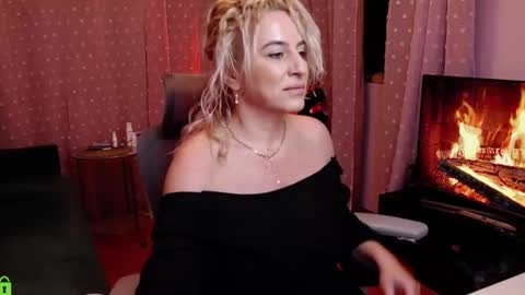 Carrie online show from December 2025 04:53:02 AM