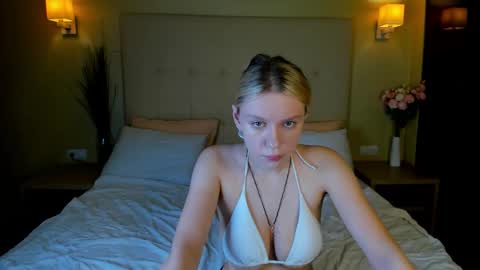 Snapshot of casey__miller chatting on September 2025 12:12:02 AM casey__miller online show from September 2025 12:12:02 AM