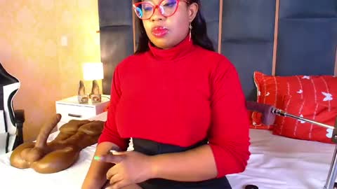 Snapshot of caseymoon chatting on November 2025 12:48:02 PM Casey online show from November 2025 12:48:02 PM