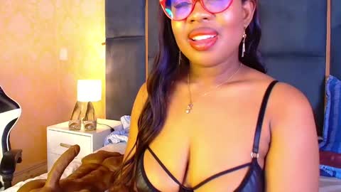 Snapshot of caseymoon chatting on December 2025 12:47:02 PM Casey online show from December 2025 12:47:02 PM