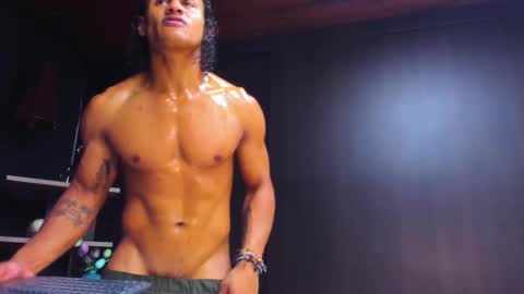 Casike online show from December 2025 01:22:01 AM