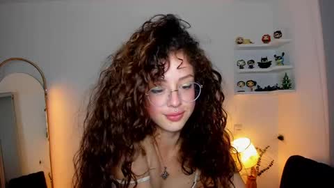 Snapshot of cassandra_caiin chatting on April 2026 11:10:02 PM Cassie online show from April 2026 11:10:02 PM