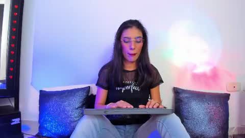 Snapshot of casseydagger chatting on June 2026 04:32:02 AM CASSEY online show from June 2026 04:32:02 AM