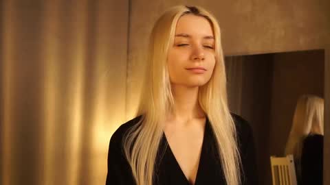 Cassie online show from March 2025 03:05:02 PM