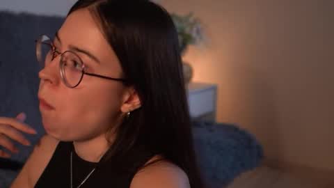 Cassie online show from November 2025 01:22:04 PM