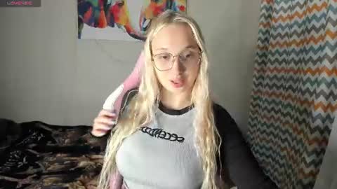 Snapshot of cassie_rosss chatting on July 2026 08:04:02 PM Cassie Rosss online show from July 2026 08:04:02 PM