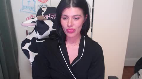 cassiealvarez online show from October 2025 02:45:01 AM