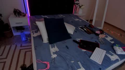 Cassie online show from January 2025 07:04:01 AM