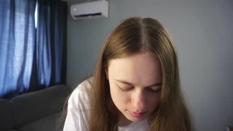 Snapshot of cassiehorridge chatting on June 2026 05:28:01 AM Alice online show from June 2026 05:28:01 AM