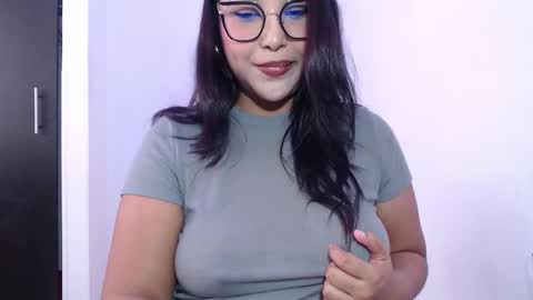 --------Independent model online show from February 2026 08:13:01 PM