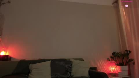  cassandra  online show from February 2025 10:22:01 PM