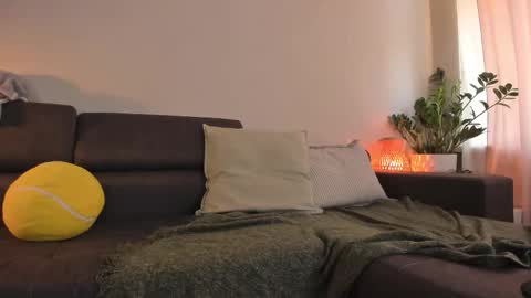  cassandra  online show from September 2025 01:05:02 PM