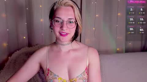 Ellie online show from October 2025 07:51:01 PM