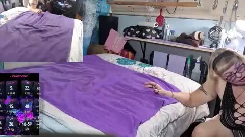 Snapshot of castrated_julie chatting on November 2025 01:41:02 AM castrated julie online show from November 2025 01:41:02 AM