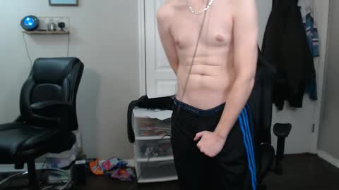 Snapshot of casuallycorrupt chatting on October 2025 12:14:01 AM casuallycorrupt online show from October 2025 12:14:01 AM