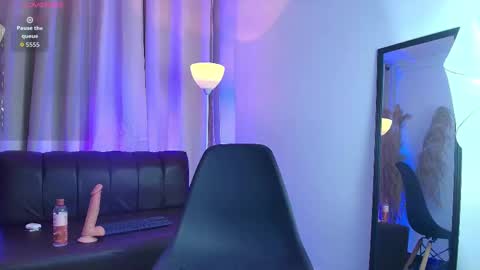 cat_kiss_ online show from September 2025 02:44:01 AM