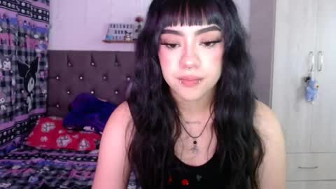 Snapshot of cat_mila_ chatting on April 2026 06:03:01 AM Mila online show from April 2026 06:03:01 AM