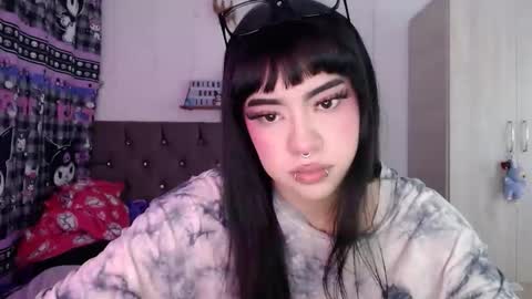 Snapshot of cat_mila_ chatting on April 2026 07:34:01 AM Mila online show from April 2026 07:34:01 AM