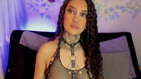 Snapshot of cata_greenn chatting on December 2024 09:49:02 PM Cata green model independient online show from December 2024 09:49:02 PM