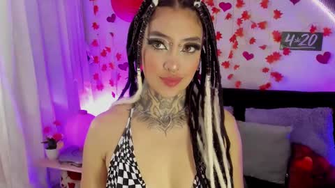 Snapshot of cata_greenn chatting on February 2025 09:19:02 PM Cata green model independient online show from February 2025 09:19:02 PM
