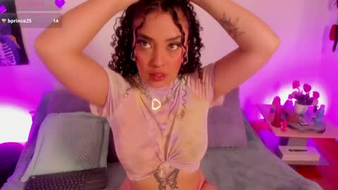 Snapshot of cata_greenn chatting on April 2026 07:28:02 PM Cata green model independient online show from April 2026 07:28:02 PM