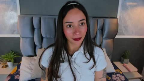 Snapshot of cata_jonees chatting on April 2026 07:23:01 PM Cata online show from April 2026 07:23:01 PM