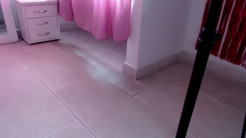 Snapshot of catalaia_stomm chatting on January 2025 12:50:02 PM catalaia_stomm online show from January 2025 12:50:02 PM