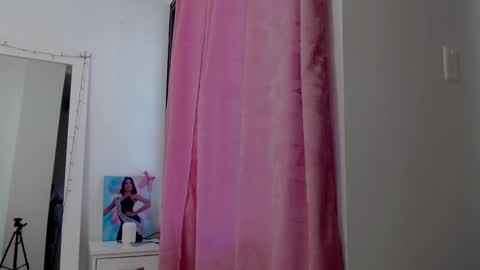 Snapshot of catalaia_stomm chatting on January 2025 12:47:01 PM catalaia_stomm online show from January 2025 12:47:01 PM