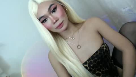 CatalenaX online show from September 2025 06:07:01 PM