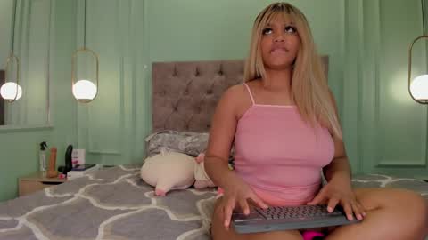 Snapshot of cataleya0320 chatting on February 2025 05:43:02 PM Cataleya online show from February 2025 05:43:02 PM