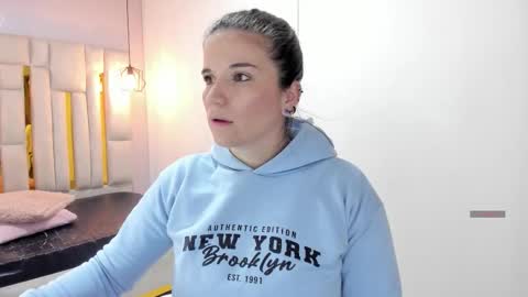 Snapshot of cataleya_sambrano chatting on September 2025 10:18:02 AM Cataleya online show from September 2025 10:18:02 AM