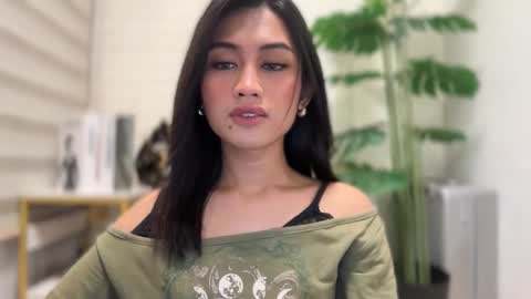 catalina2605 online show from November 2025 04:38:02 PM