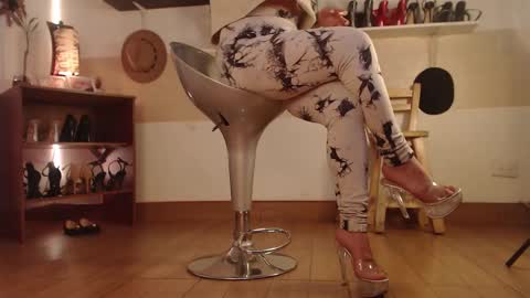 Snapshot of catalina_bruce2 chatting on October 2025 01:14:01 AM Catalina bruce2 online show from October 2025 01:14:01 AM