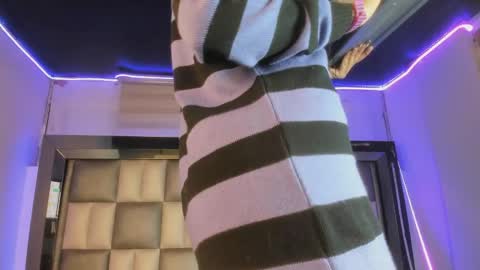 Snapshot of catalina_jade chatting on April 2026 04:54:02 AM Cata online show from April 2026 04:54:02 AM