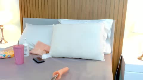 Catalina online show from December 2025 01:07:01 PM