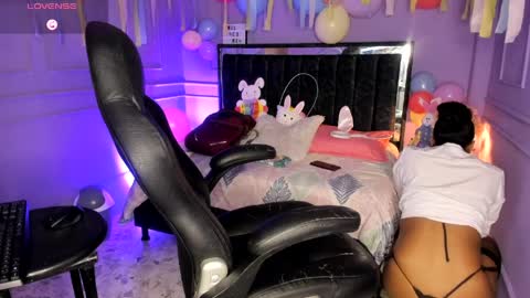 catalleya_f online show from April 2026 08:17:01 PM