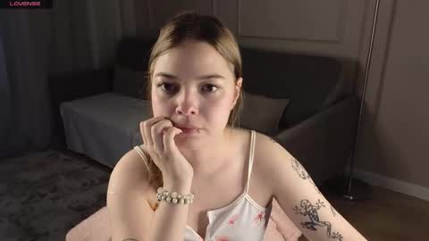 Snapshot of catanadick chatting on October 2025 01:28:01 AM Pat online show from October 2025 01:28:01 AM