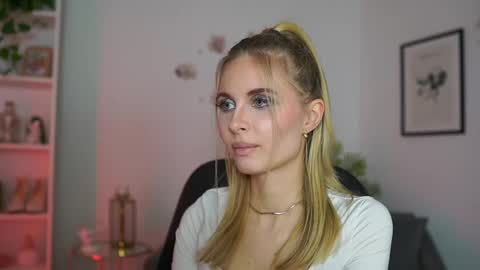 catecrago  online show from February 2025 05:27:01 PM