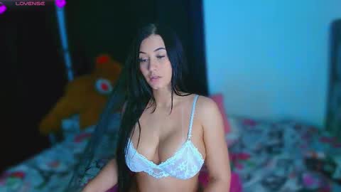 Snapshot of caterina_baker chatting on November 2025 06:24:02 AM Cat online show from November 2025 06:24:02 AM