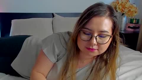 Kat online show from December 2024 01:44:01 PM