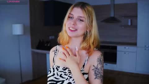 Katrin online show from October 2025 04:37:02 AM
