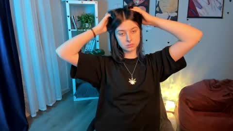 Snapshot of catherine_wine chatting on April 2026 08:07:02 PM Catherine online show from April 2026 08:07:02 PM