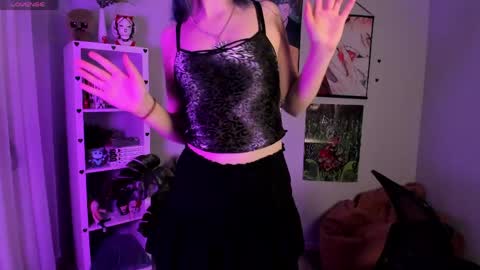 Snapshot of catherine_wine chatting on April 2026 09:06:02 PM Catherine online show from April 2026 09:06:02 PM